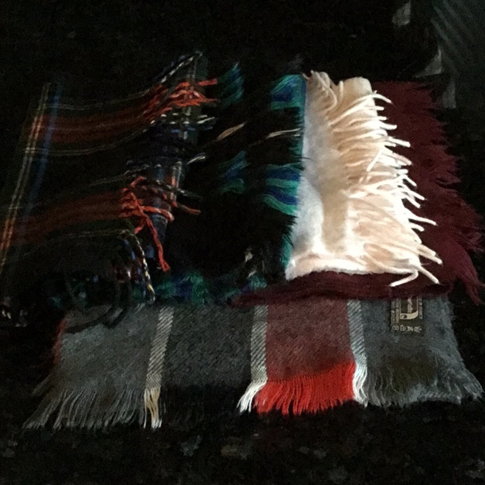 Scarves! Set of 5‎